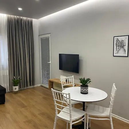 Franci's No2 * טיראנה