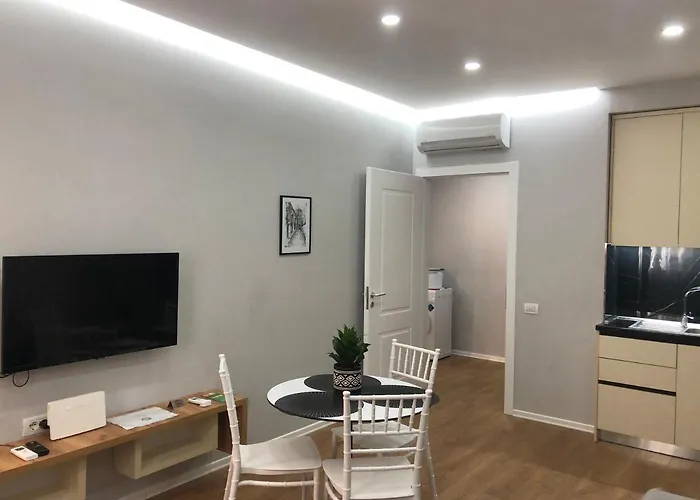 Franci's No2 ティラナ